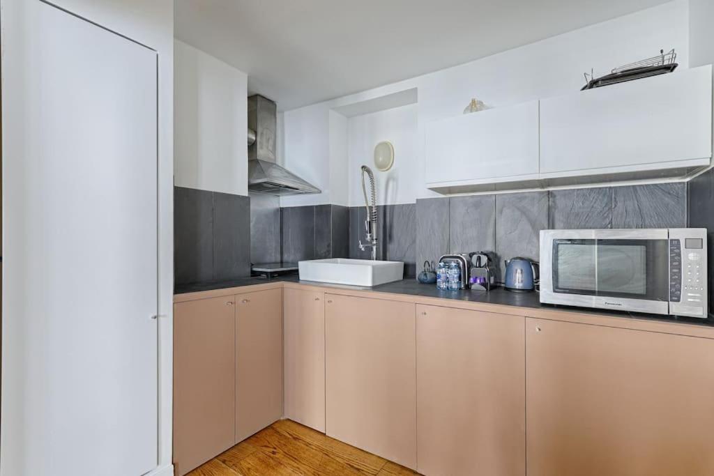 Marais Historical Center Charming 1br Apartment