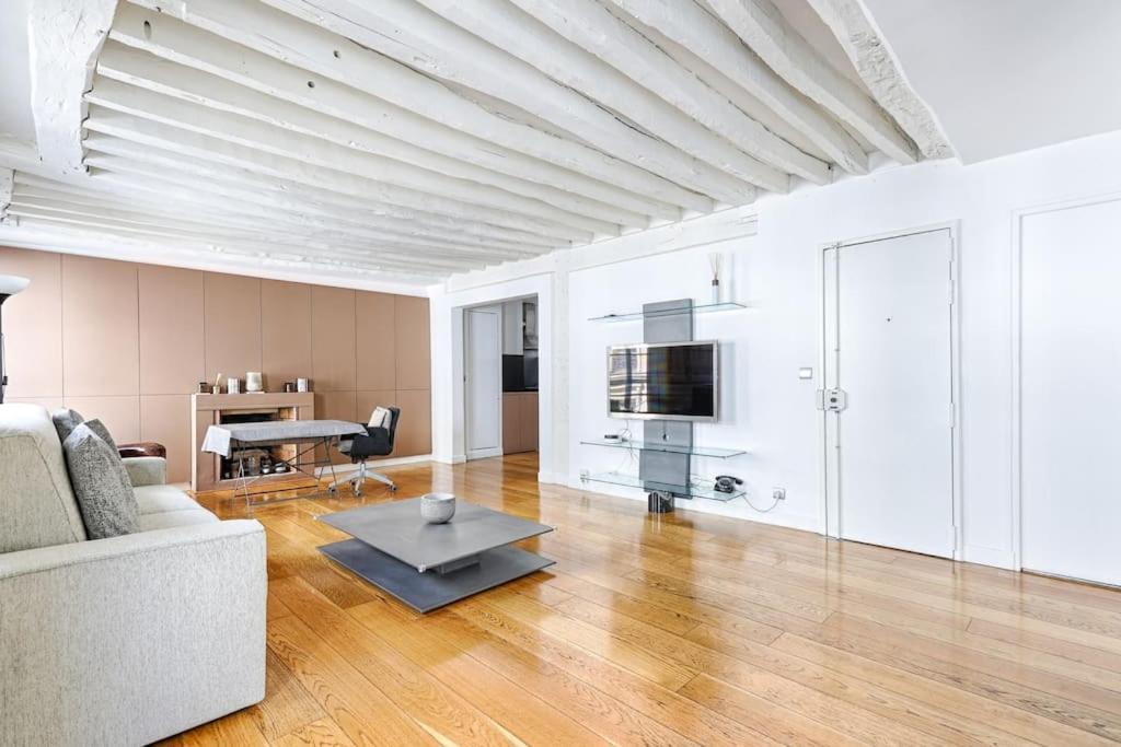 Marais Historical Center Charming 1br Paris